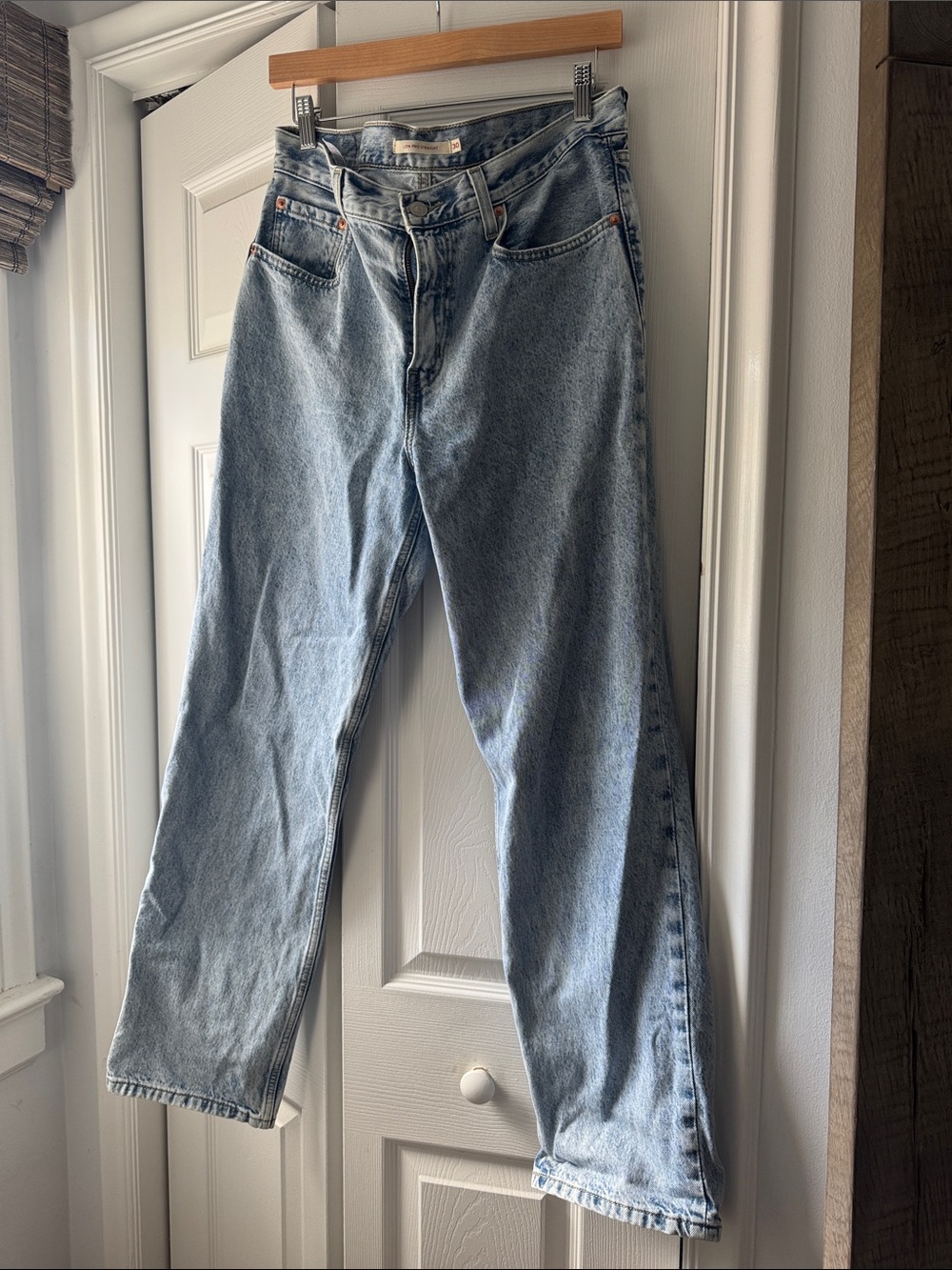 Levi's Women's Straight Leg Jeans in Light Blue Wash